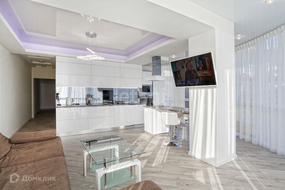 Продаётся 4-комнатная квартира, 115 м²