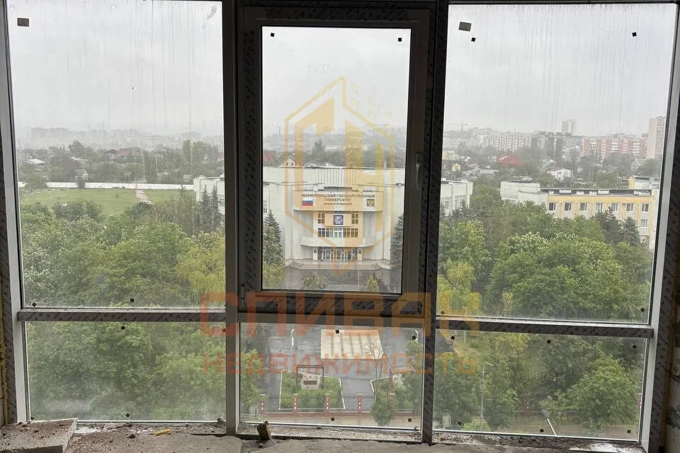 Продаётся 4-комнатная квартира, 193.8 м²