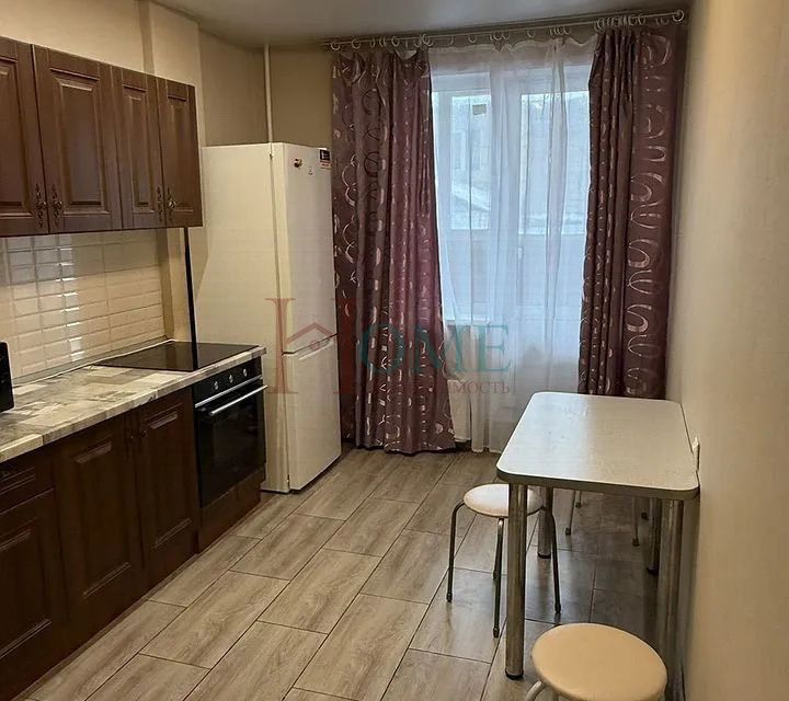 Сдаётся 2-комнатная квартира, 61 м²