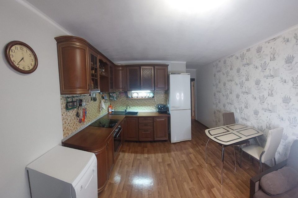 Продаётся 2-комнатная квартира, 65 м²