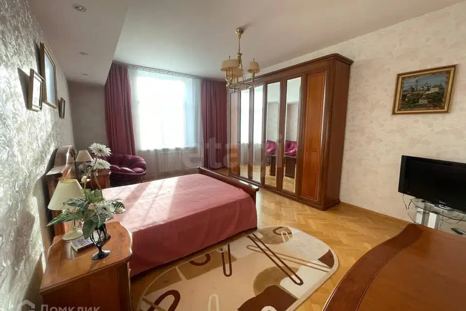 Продаётся 3-комнатная квартира, 109.3 м²