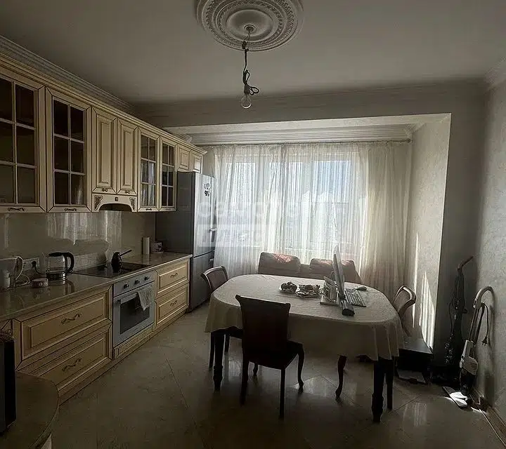 Продаётся 1-комнатная квартира, 41.3 м²