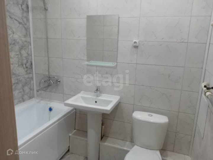 Сдаётся 2-комнатная квартира, 58 м²