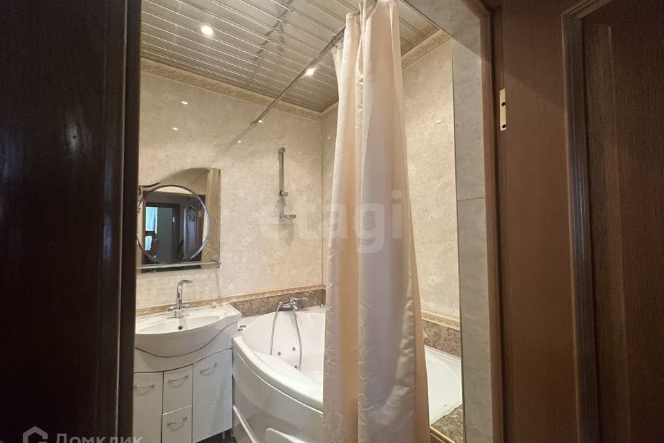 Продаётся 2-комнатная квартира, 65 м²