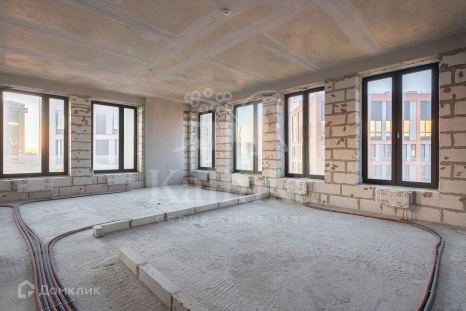 Продаётся 4-комнатная квартира, 93 м²