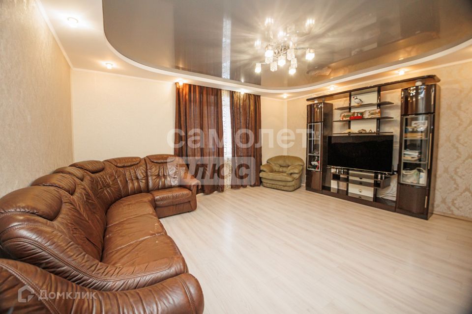 Продаётся 3-комнатная квартира, 101 м²