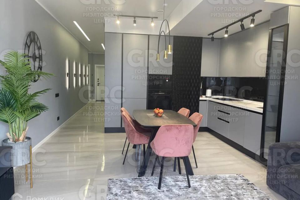 Продаётся 3-комнатная квартира, 112 м²