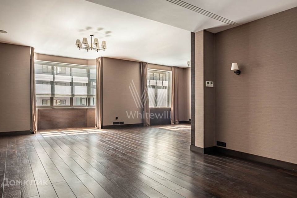 Сдаётся 4-комнатная квартира, 260 м²