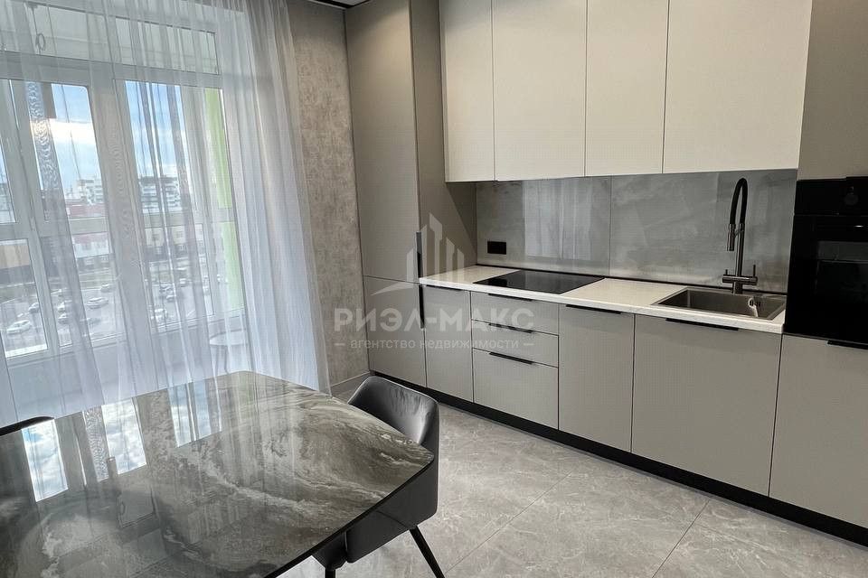 Сдаётся 1-комнатная квартира, 42 м²