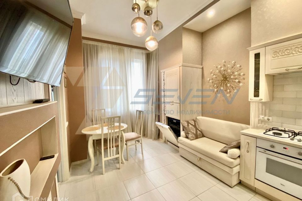 Продаётся 1-комнатная квартира, 42 м²