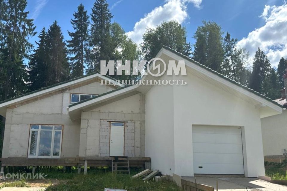 Продаётся 2-этажный дом, 300 м²