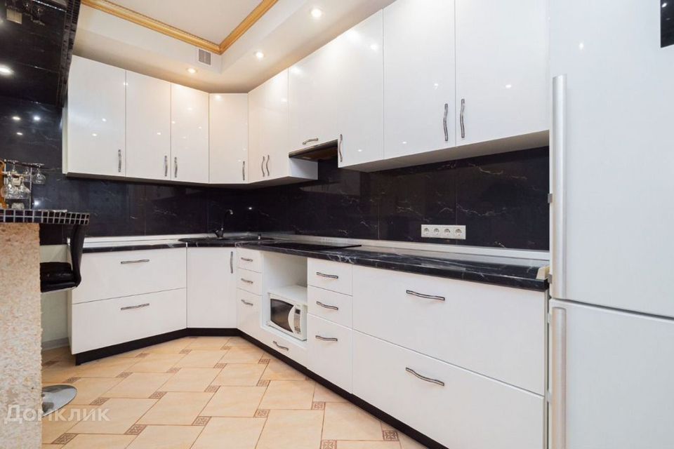 Продаётся 1-комнатная квартира, 54 м²