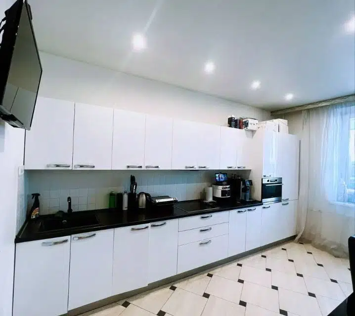 Продаётся 1-комнатная квартира, 52 м²