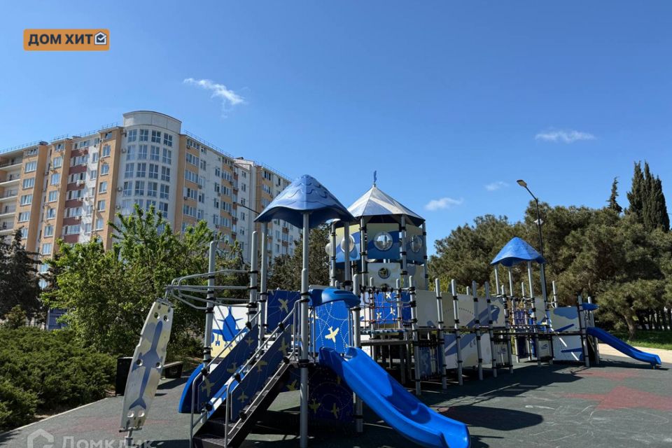 Продаётся 3-комнатная квартира, 125.9 м²