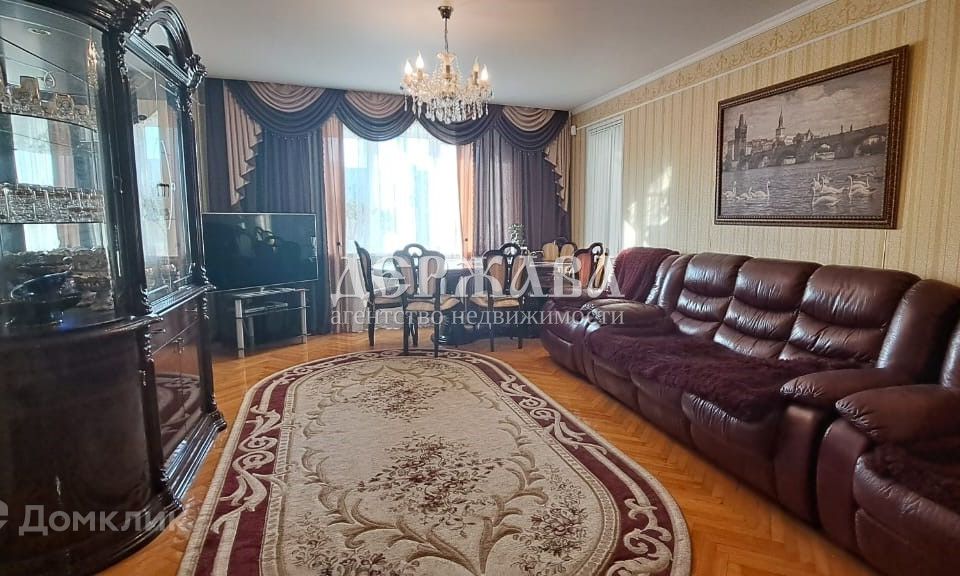 Продаётся 4-комнатная квартира, 107 м²