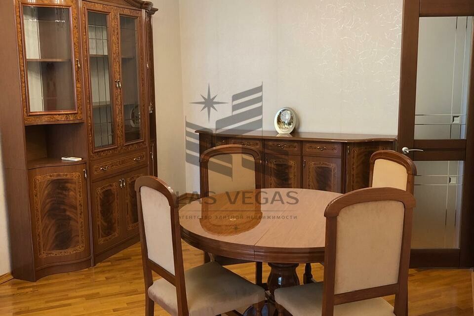 Сдаётся 3-комнатная квартира, 90 м²