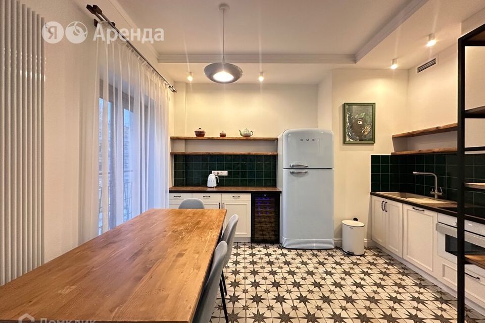 Сдаётся 3-комнатная квартира, 107 м²