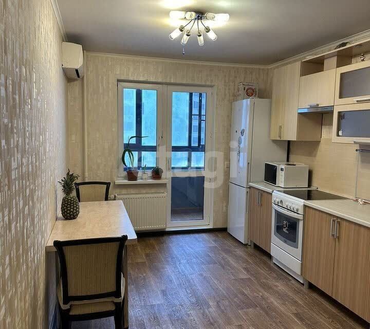 Продаётся 2-комнатная квартира, 60.5 м²