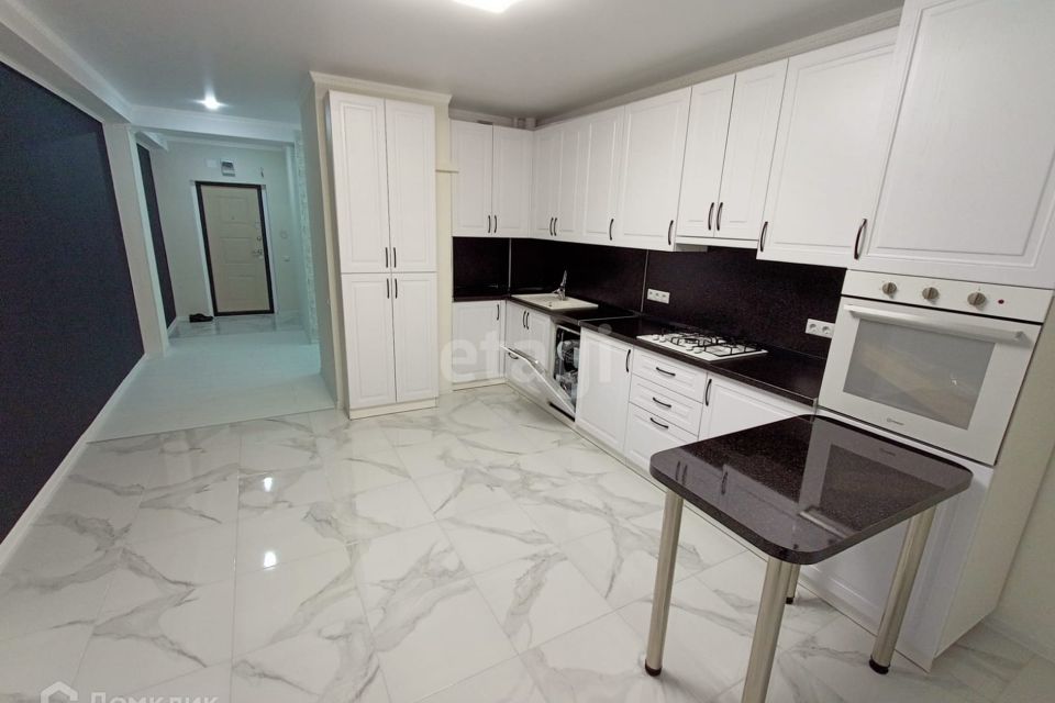 Продаётся 2-комнатная квартира, 82 м²