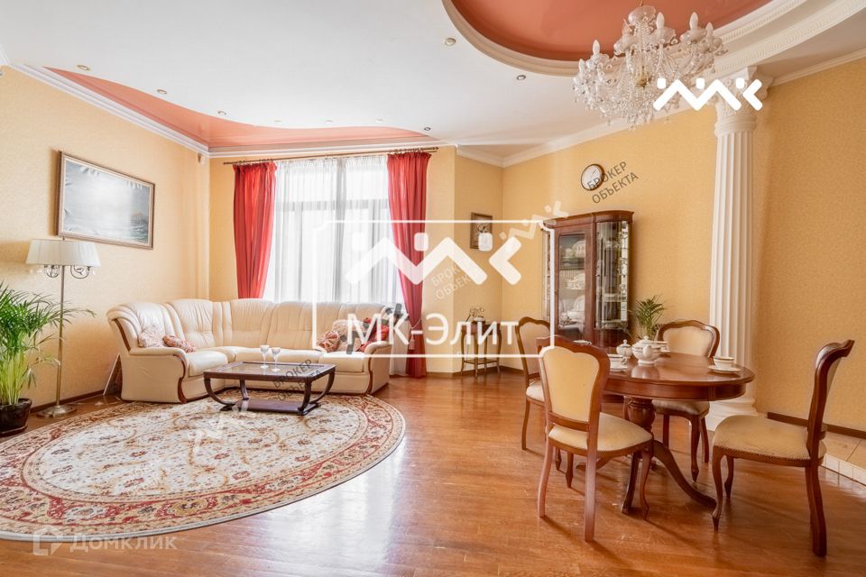 Продаётся 3-комнатная квартира, 136.7 м²