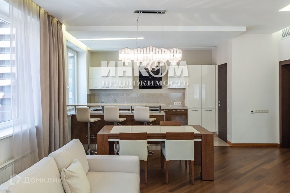 Продаётся 3-комнатная квартира, 117 м²