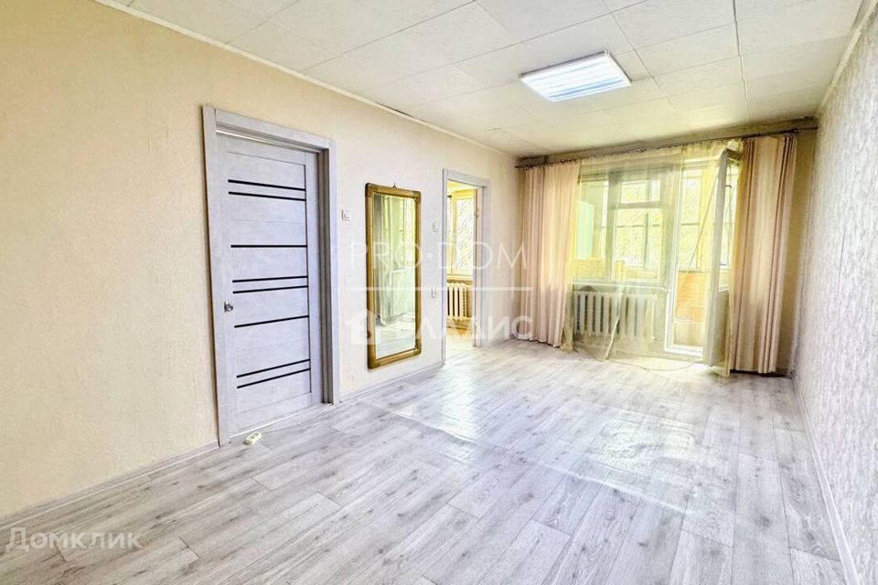 Продаётся 4-комнатная квартира, 61 м²