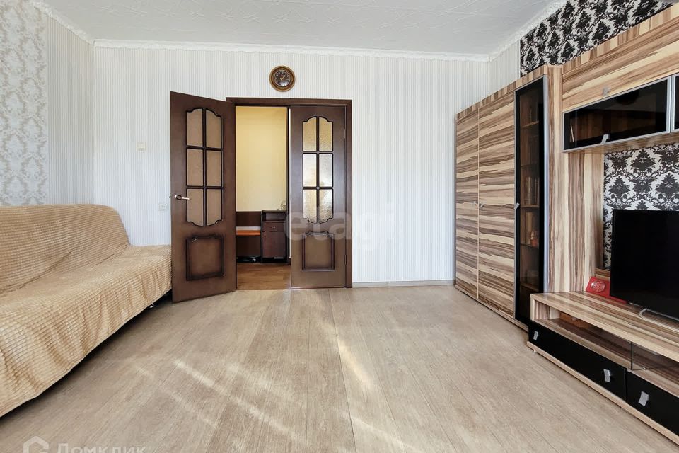 Продаётся 4-комнатная квартира, 82.8 м²