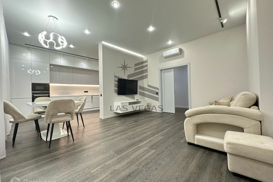 Сдаётся 4-комнатная квартира, 160 м²