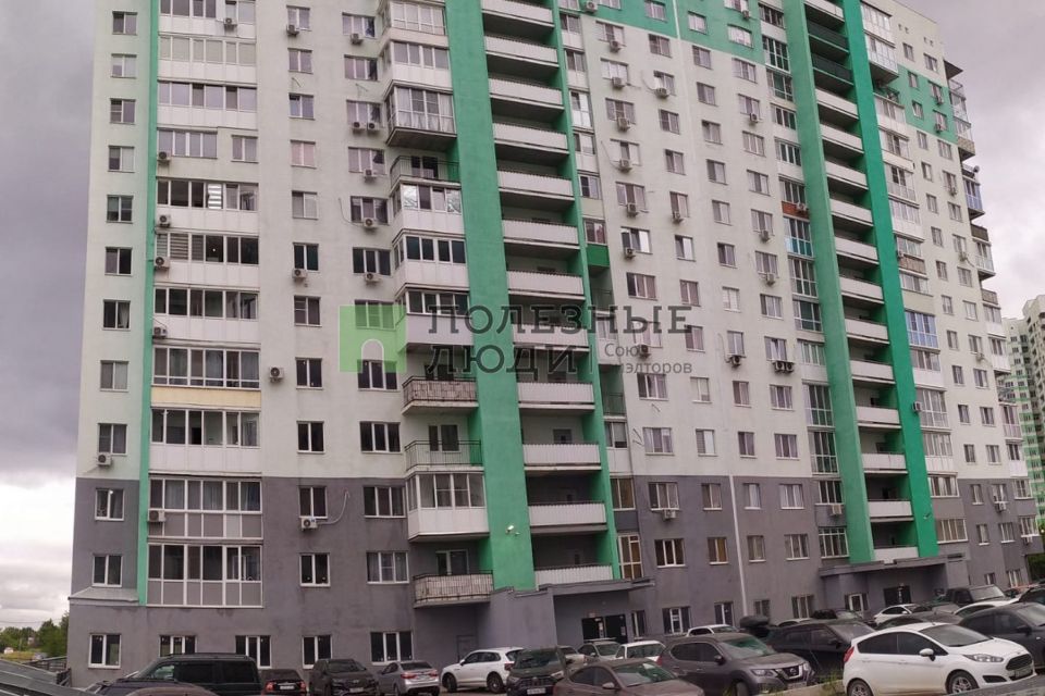 Продаётся 1-комнатная квартира, 42 м²