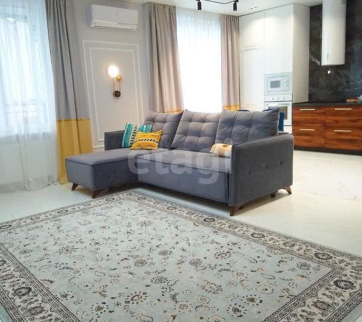 Продаётся 2-комнатная квартира, 71.5 м²