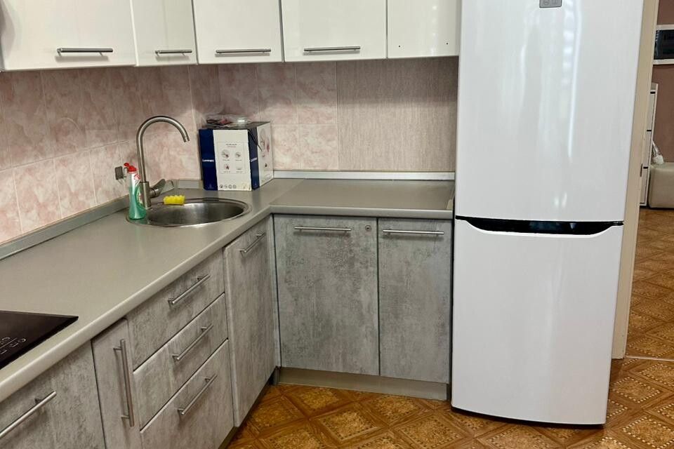 Сдаётся 1-комнатная квартира, 54 м²