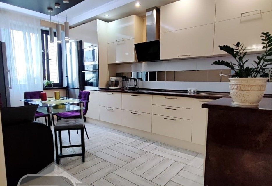 Сдаётся 2-комнатная квартира, 61 м²