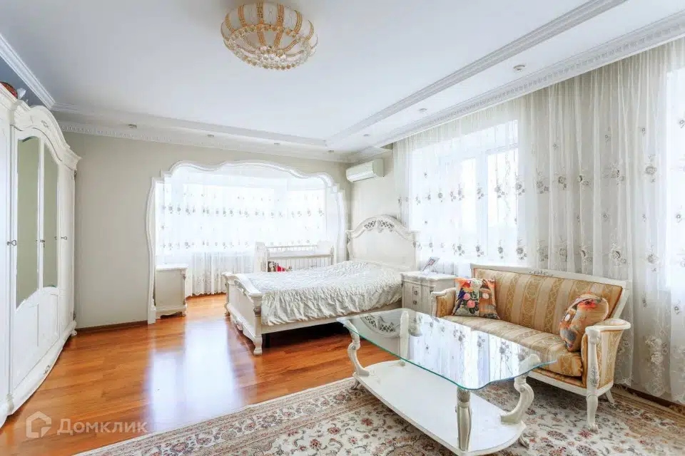 Продаётся 5-комнатная квартира, 170 м²