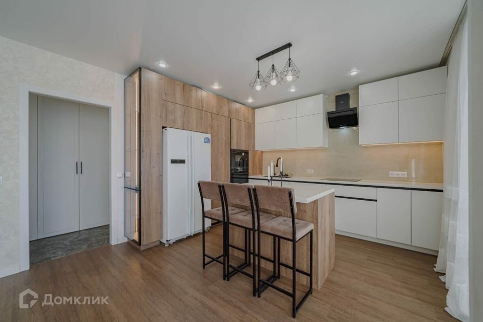 Продаётся 2-комнатная квартира, 60.2 м²