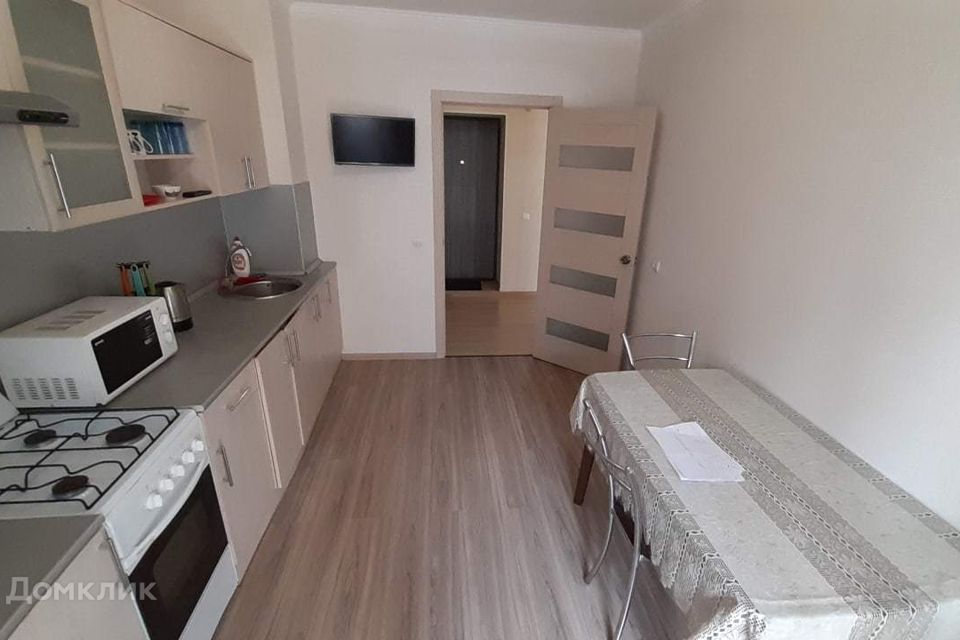 Сдаётся 1-комнатная квартира, 42 м²
