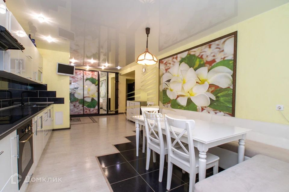 Продаётся 3-комнатная квартира, 95 м²