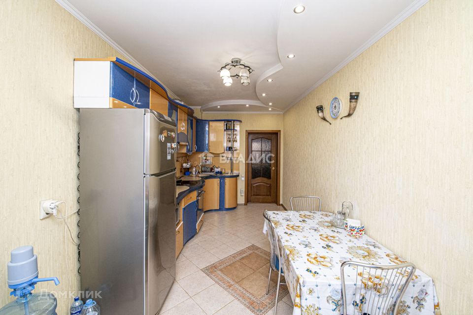 Продаётся 3-комнатная квартира, 100 м²