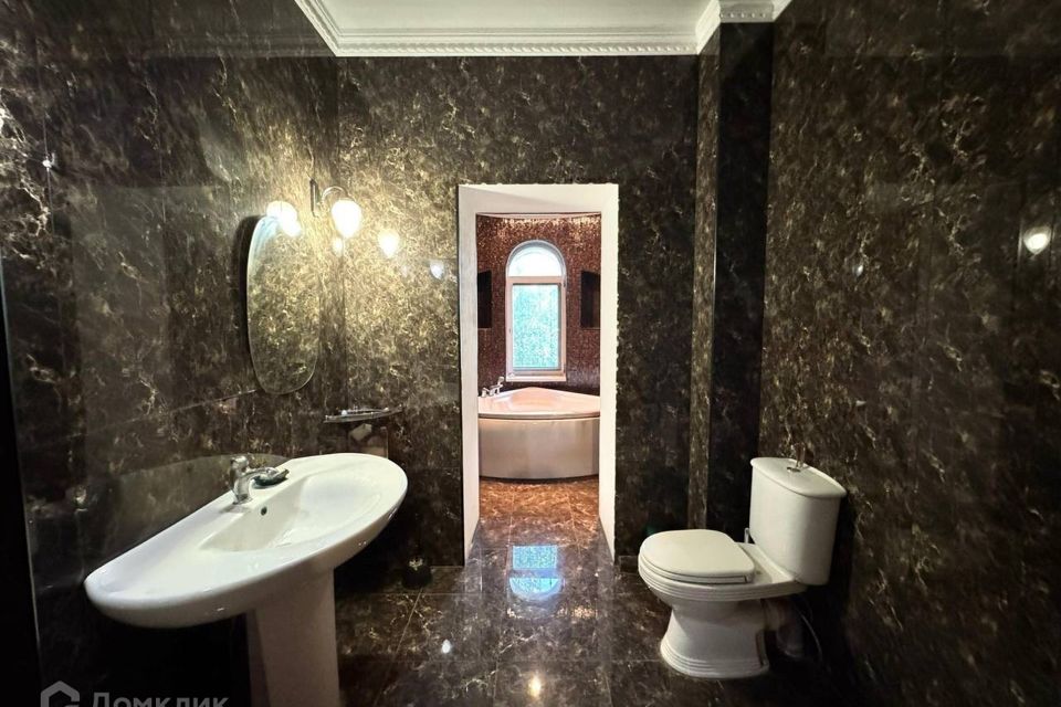 Продаётся 3-этажный дом, 414 м²