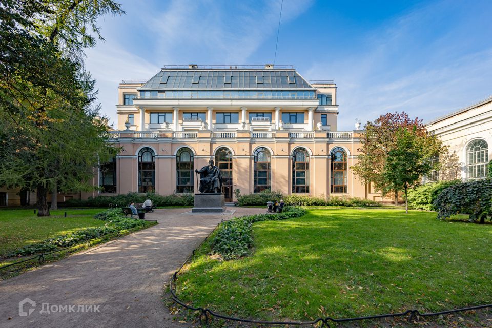 Продаётся 4-комнатная квартира, 182.2 м²
