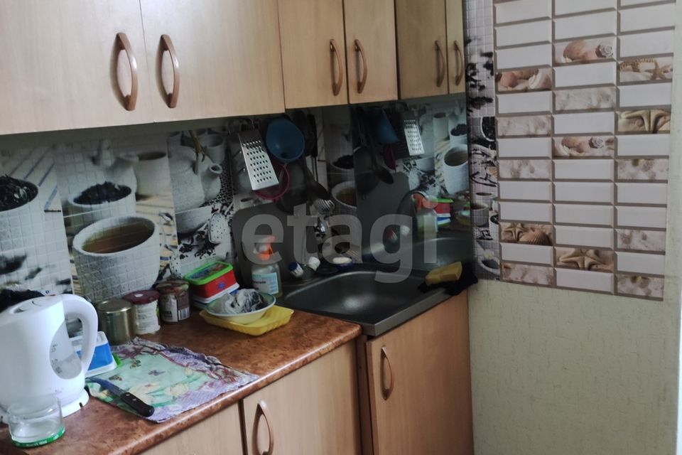 Продаётся комната в 1-комн. квартире, 13.8 м²