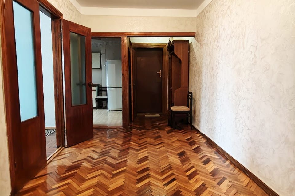 Продаётся 3-комнатная квартира, 105 м²