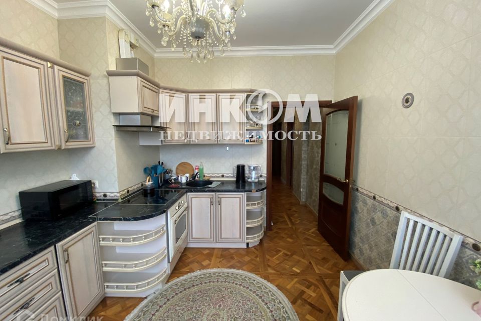 Продаётся 3-комнатная квартира, 102 м²