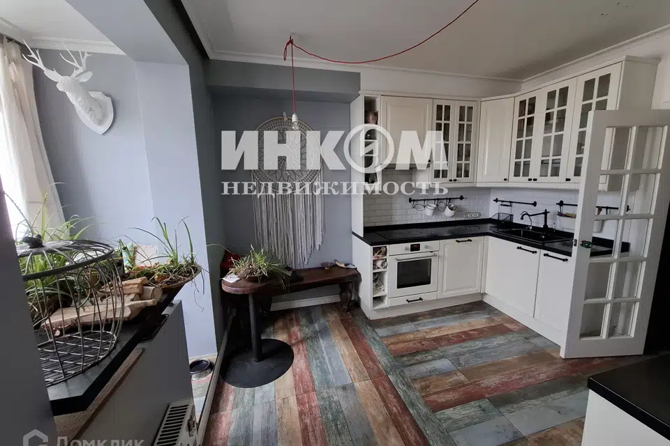 Продаётся 4-комнатная квартира, 104 м²
