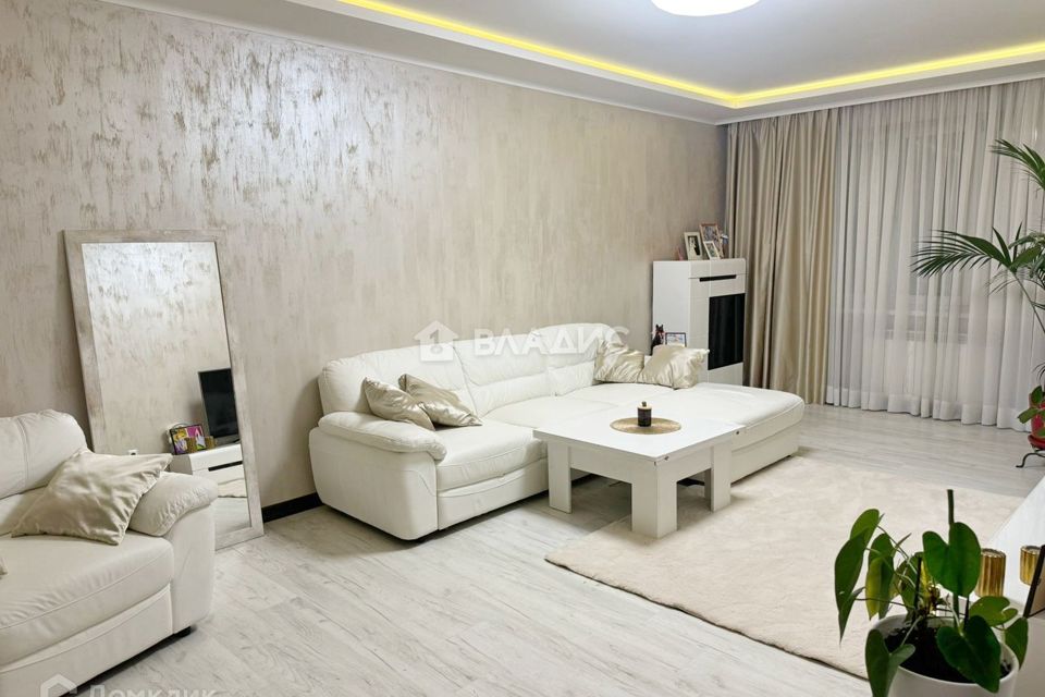 Продаётся 3-комнатная квартира, 112 м²