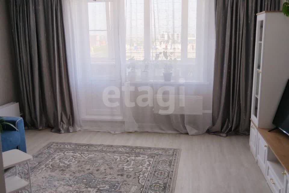 Продаётся 4-комнатная квартира, 82.7 м²
