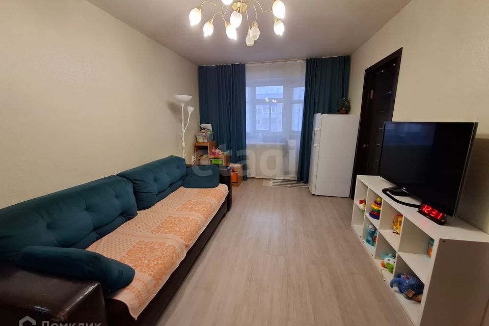 Продаётся 4-комнатная квартира, 60.8 м²