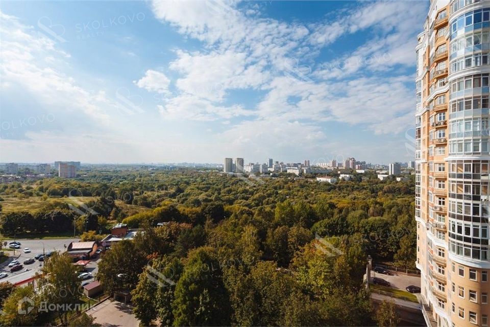 Продаётся 6-комнатная квартира, 364 м²