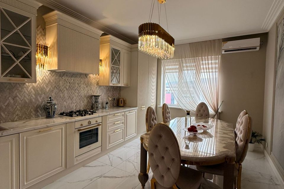 Продаётся 3-комнатная квартира, 82 м²