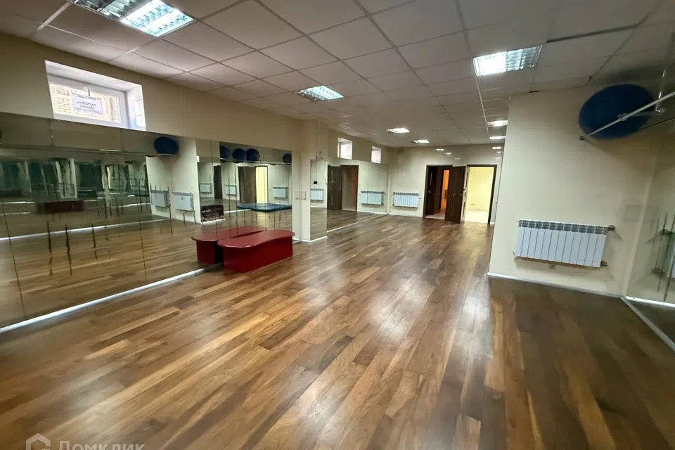 Продаётся помещение своб. назначения, 241 м²