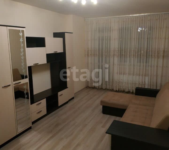 Продаётся 1-комнатная квартира, 42.6 м²